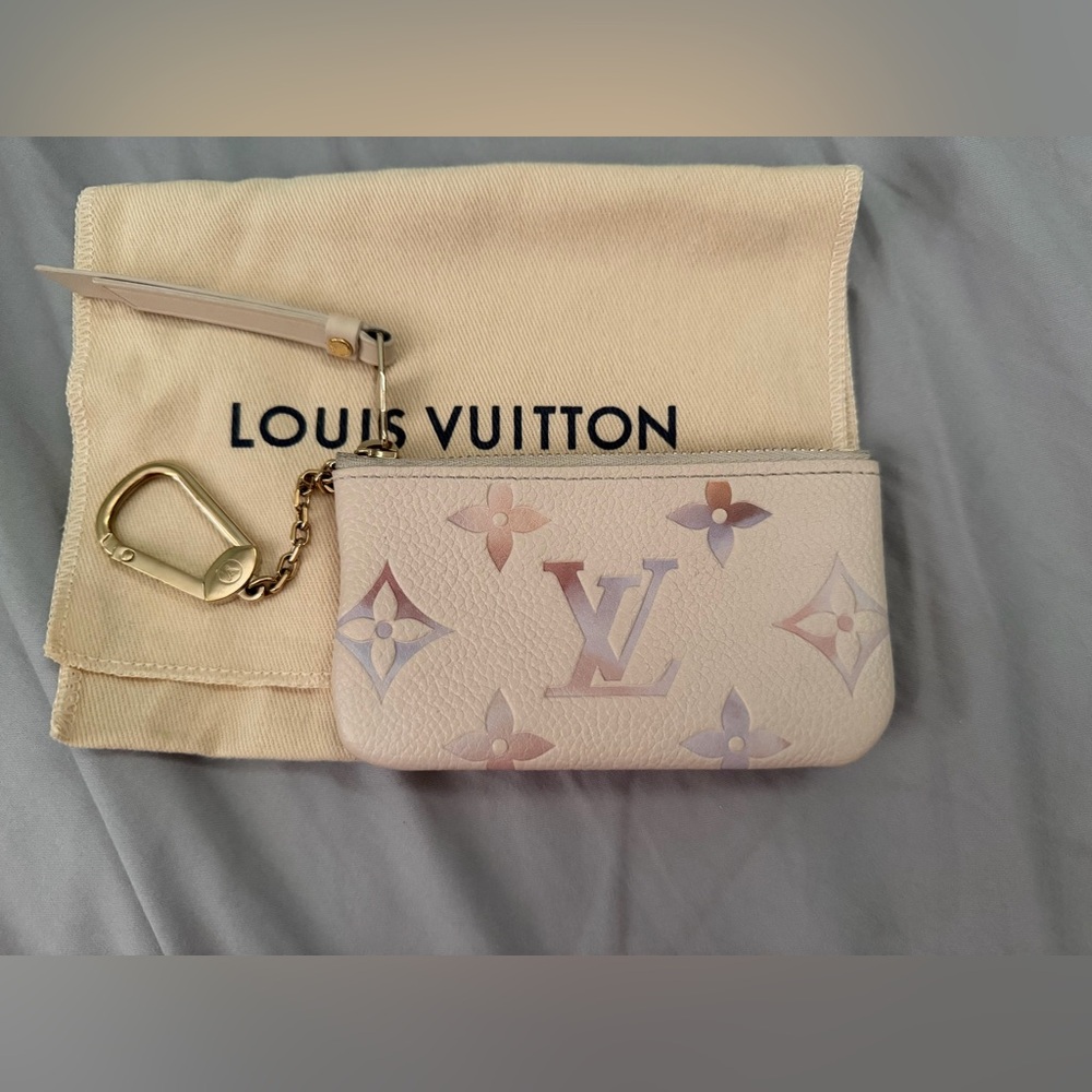 🎈SOLD🎈EUC LV Dream Beige key pouch